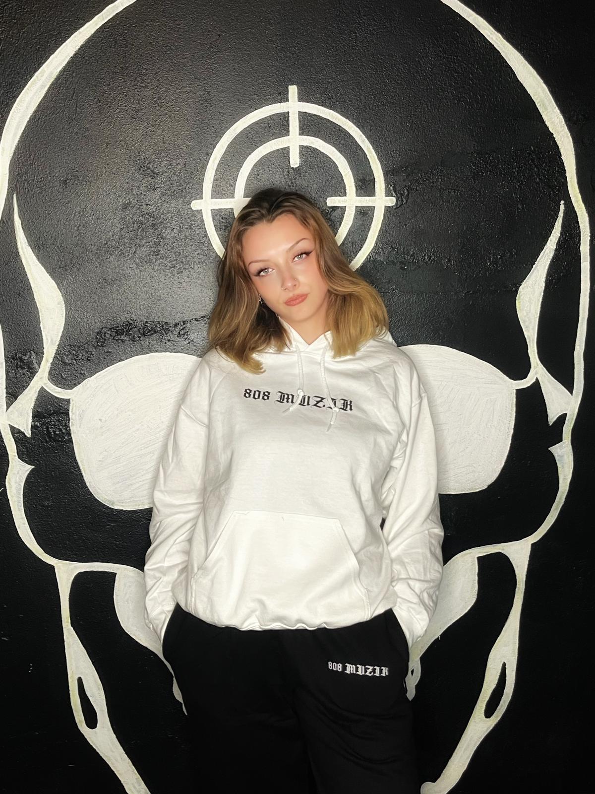 Bild von '808 Muzik Old English' - HOODY [weiß]